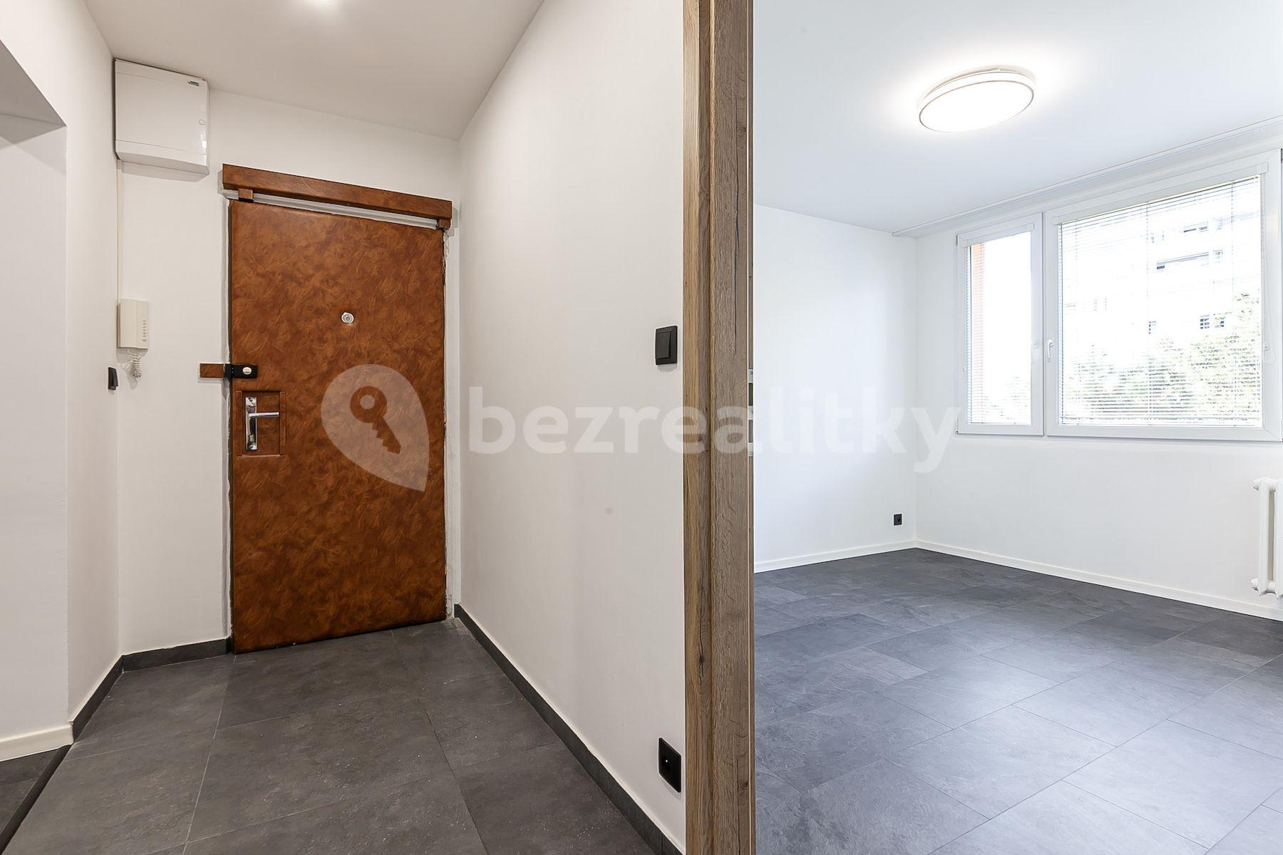 2 bedroom with open-plan kitchen flat for sale, 68 m², Jílovská, Prague, Prague