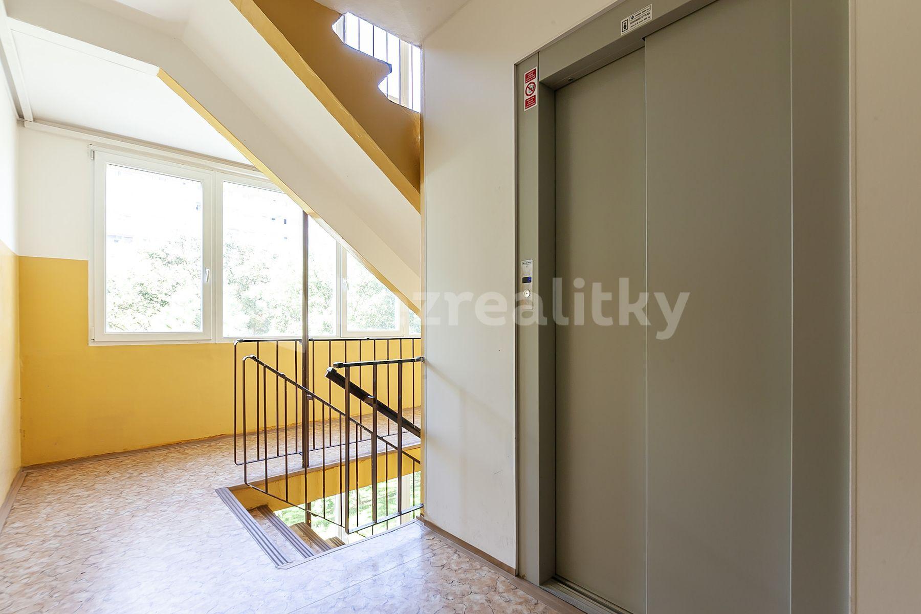 2 bedroom with open-plan kitchen flat for sale, 68 m², Jílovská, Prague, Prague