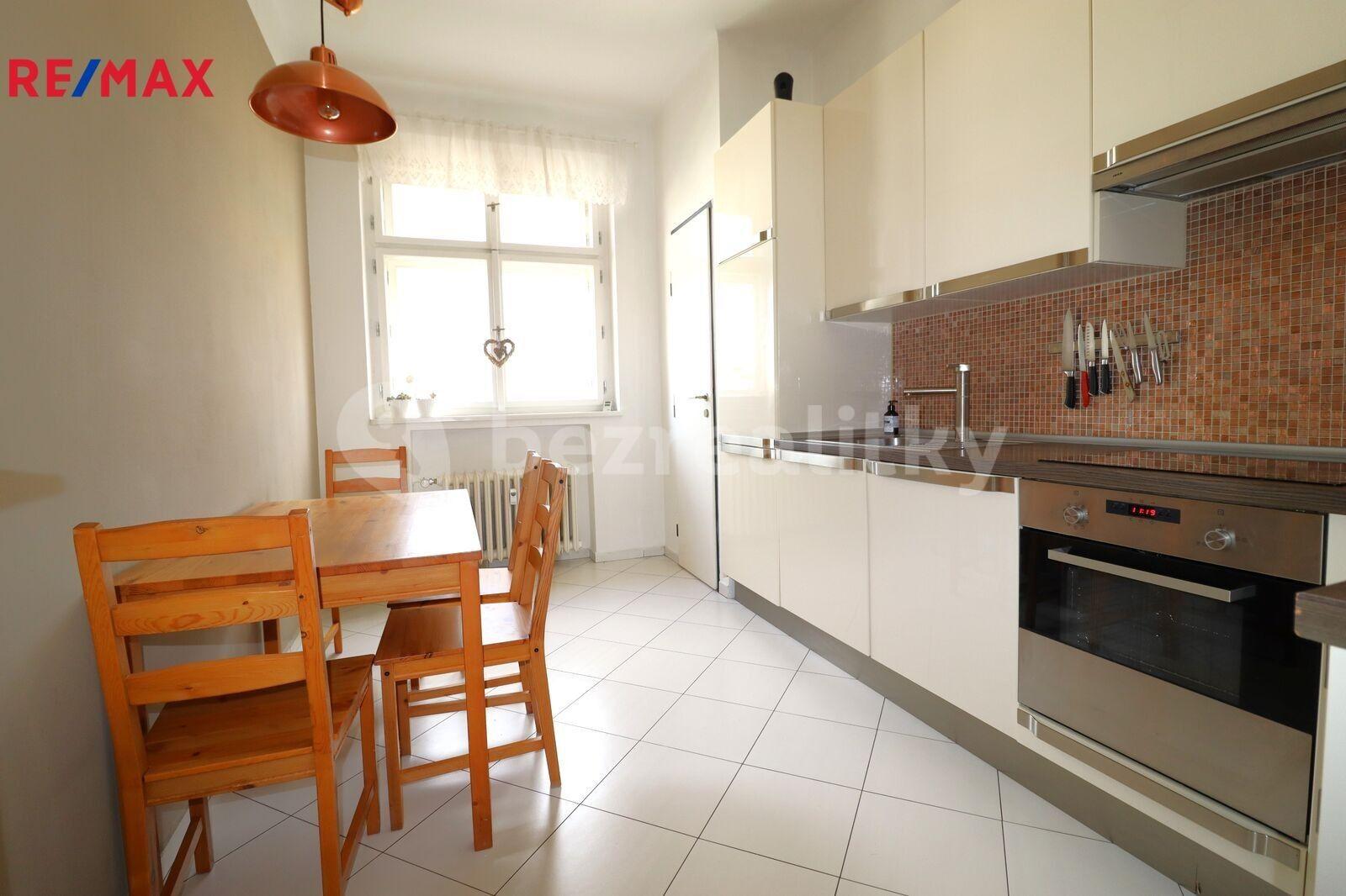 3 bedroom flat to rent, 92 m², Štefánikova, Prague, Prague