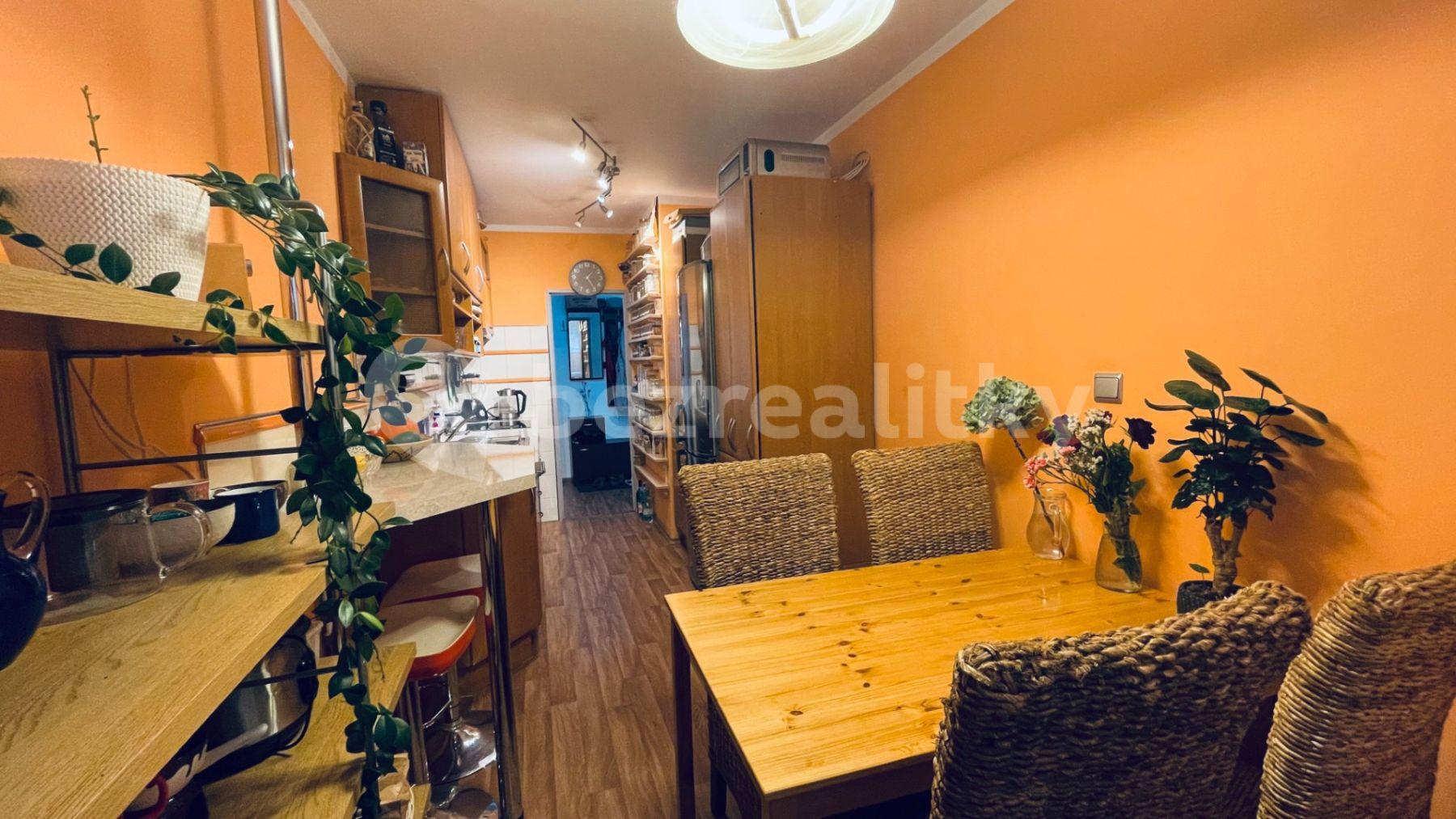 3 bedroom flat for sale, 71 m², Jarníkova, Prague, Prague