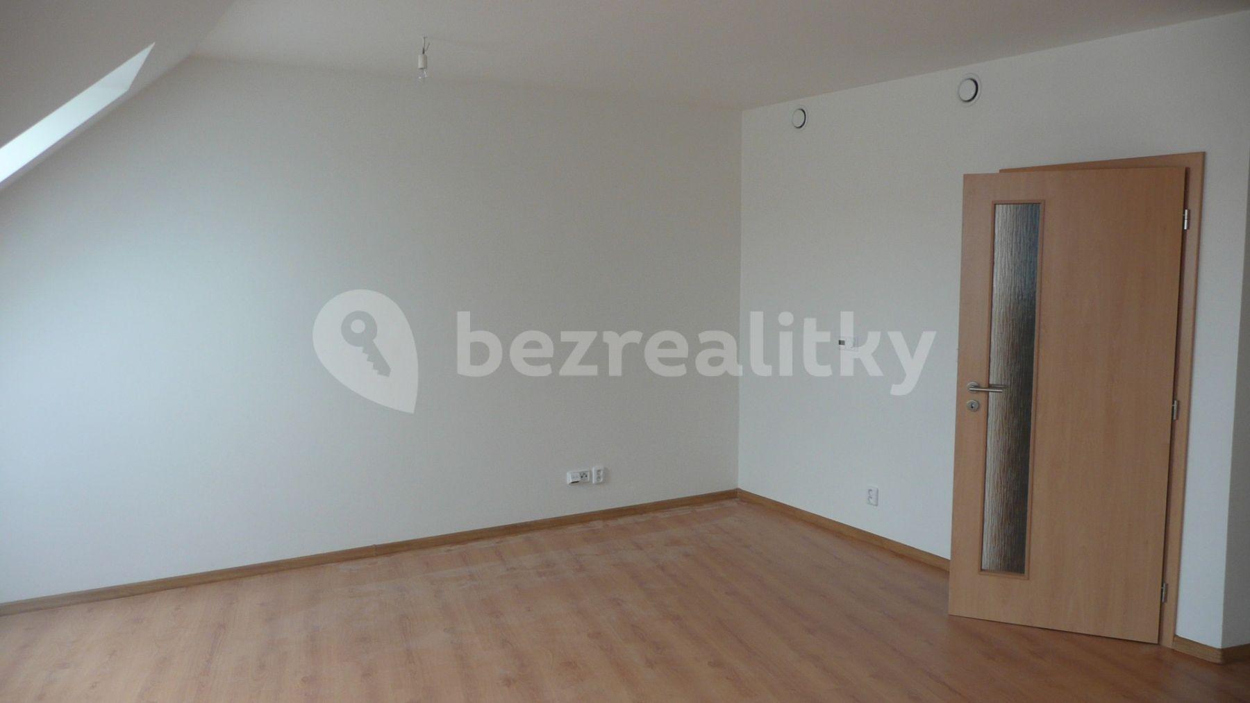 1 bedroom with open-plan kitchen flat to rent, 49 m², Masarykova, Modřice, Jihomoravský Region