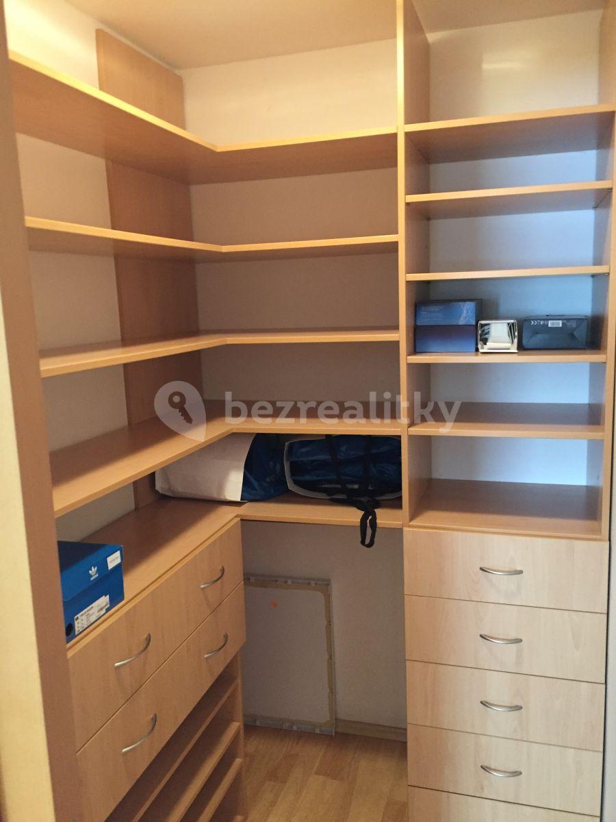 1 bedroom with open-plan kitchen flat to rent, 50 m², Nuselská, Prague, Prague