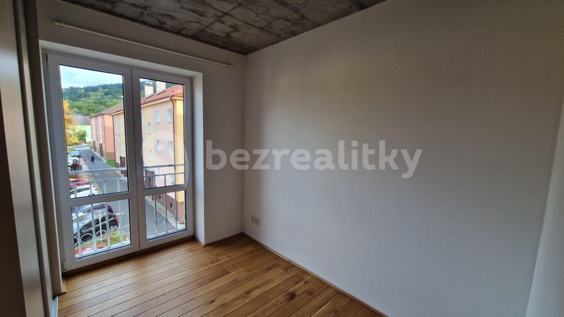 2 bedroom with open-plan kitchen flat to rent, 77 m², nám. Míru, Březová, Karlovarský Region