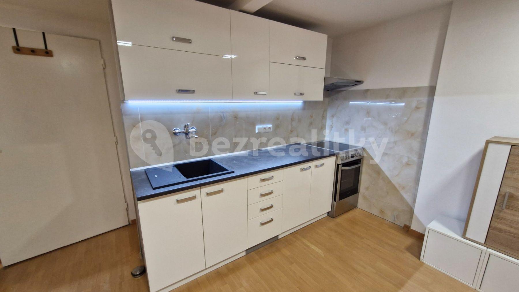 flat to rent, 37 m², Vrchlického, Prague, Prague