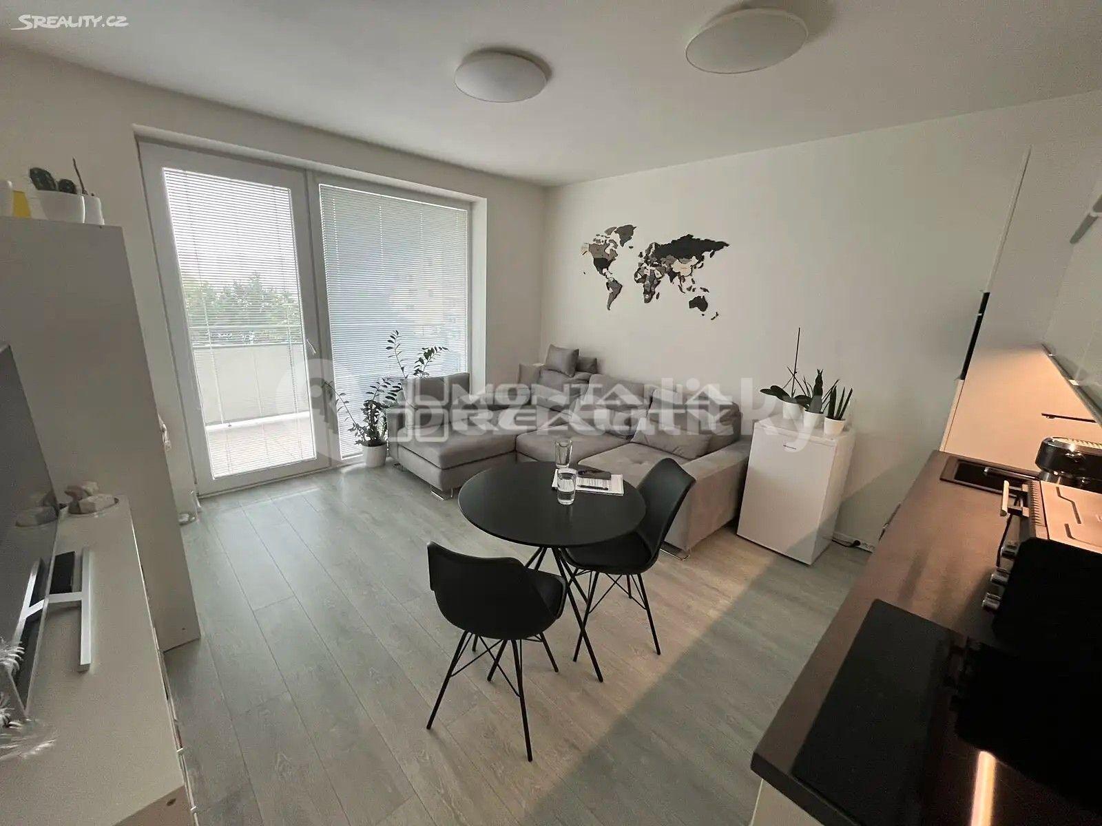 Studio flat to rent, 32 m², Janského, Olomouc, Olomoucký Region