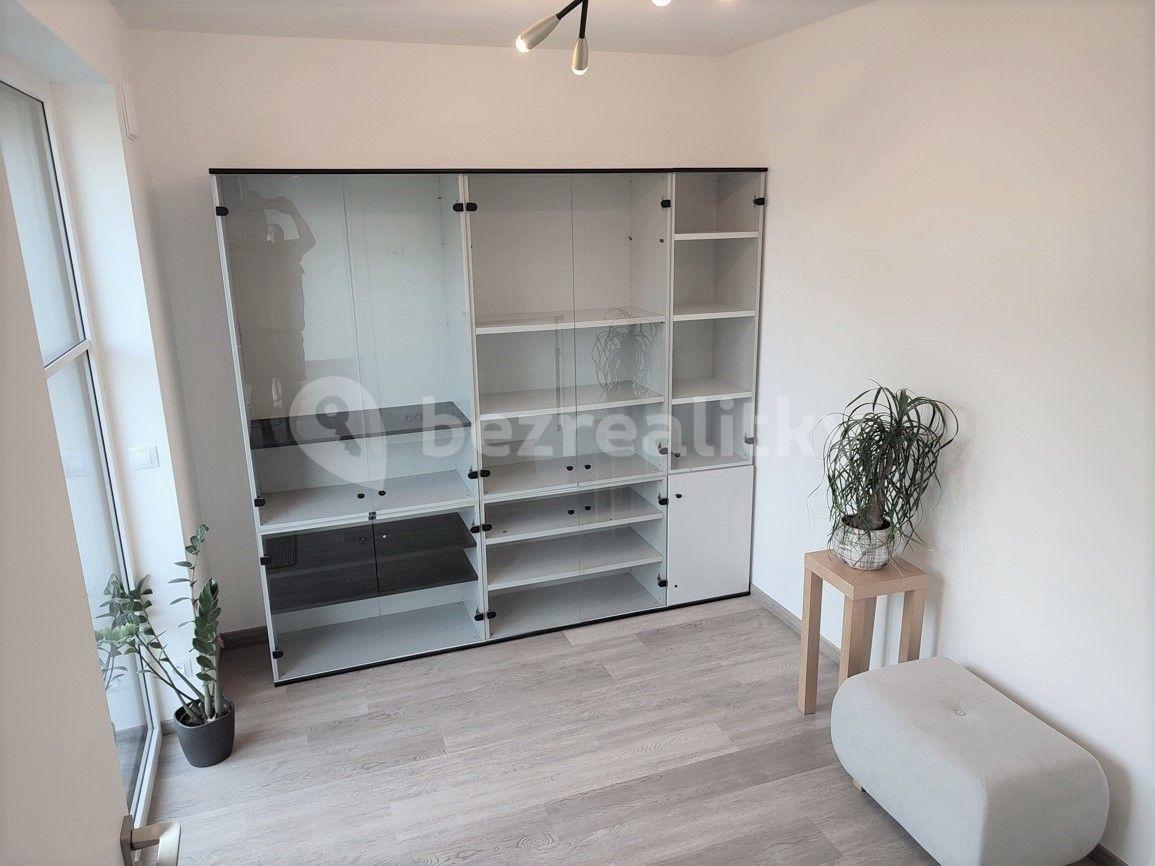 2 bedroom with open-plan kitchen flat to rent, 73 m², Nad Rybníkem, Herink, Středočeský Region