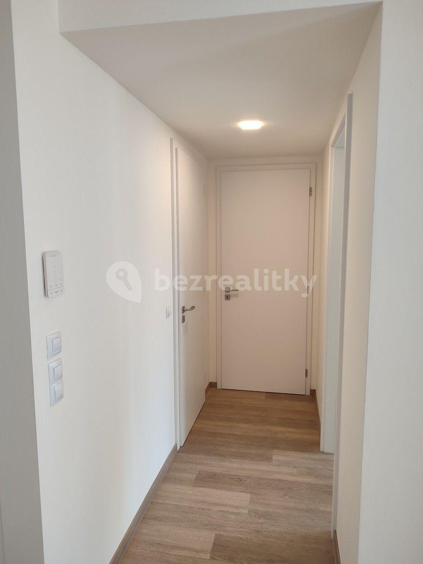 2 bedroom with open-plan kitchen flat to rent, 73 m², Nad Rybníkem, Herink, Středočeský Region