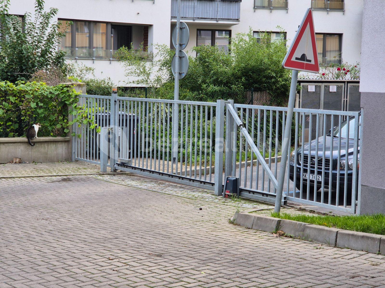 garage for sale, 12 m², Plzeňská, Prague, Prague