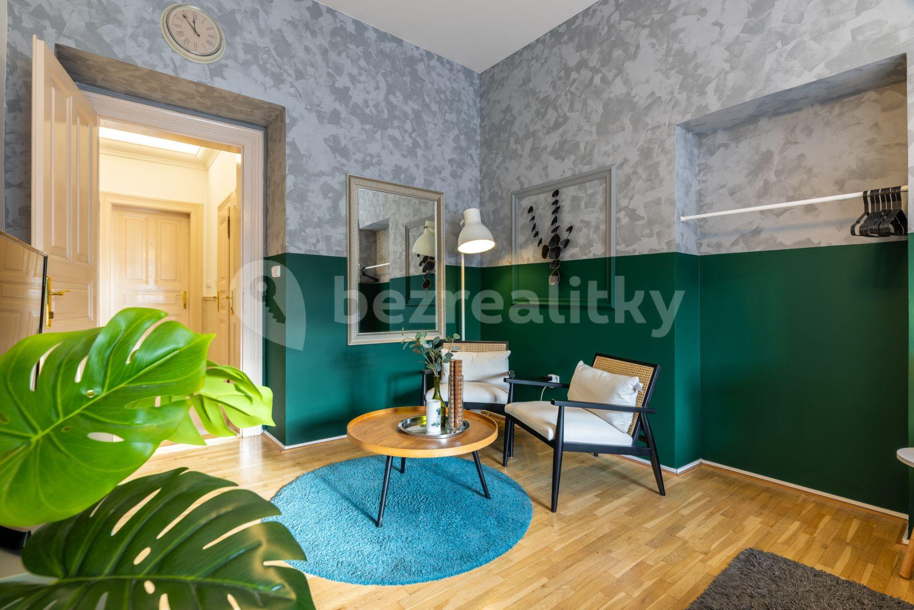 4 bedroom flat to rent, 160 m², Ruská, Prague, Prague