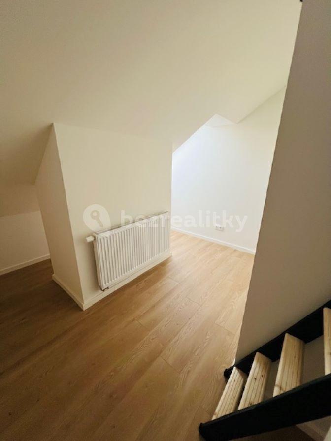 3 bedroom with open-plan kitchen flat to rent, 90 m², Budějovická, Prague, Prague