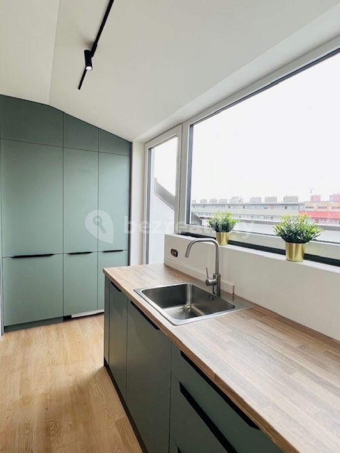 2 bedroom with open-plan kitchen flat to rent, 70 m², Budějovická, Prague, Prague