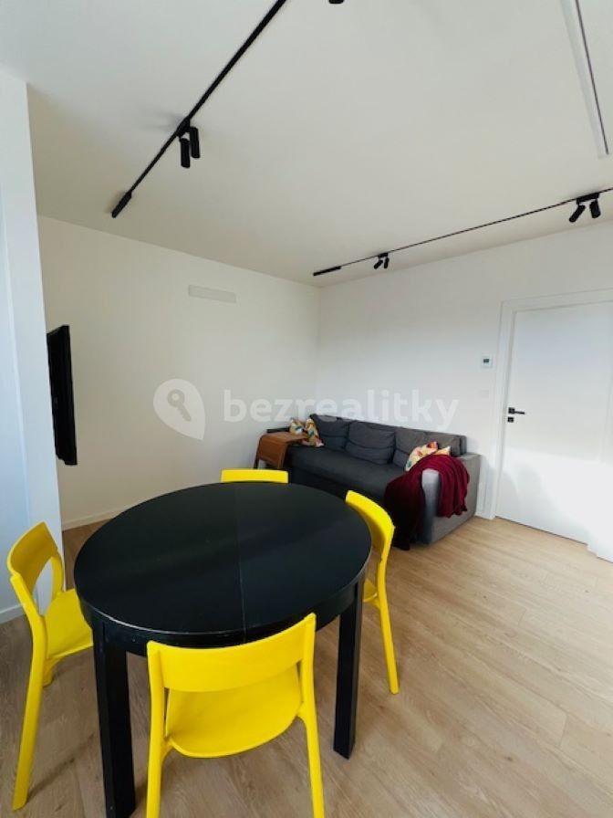 2 bedroom with open-plan kitchen flat to rent, 70 m², Budějovická, Prague, Prague