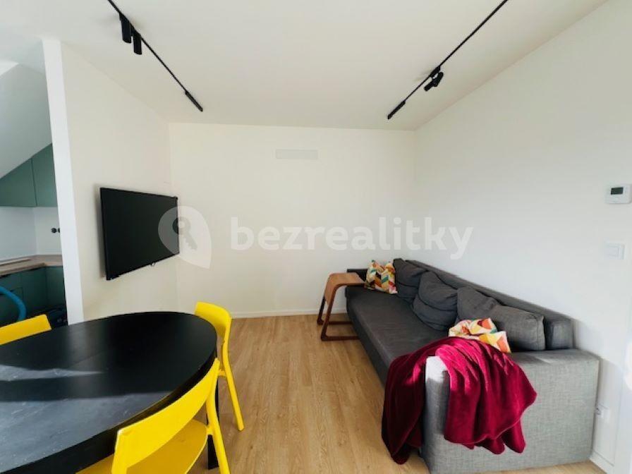 2 bedroom with open-plan kitchen flat to rent, 70 m², Budějovická, Prague, Prague