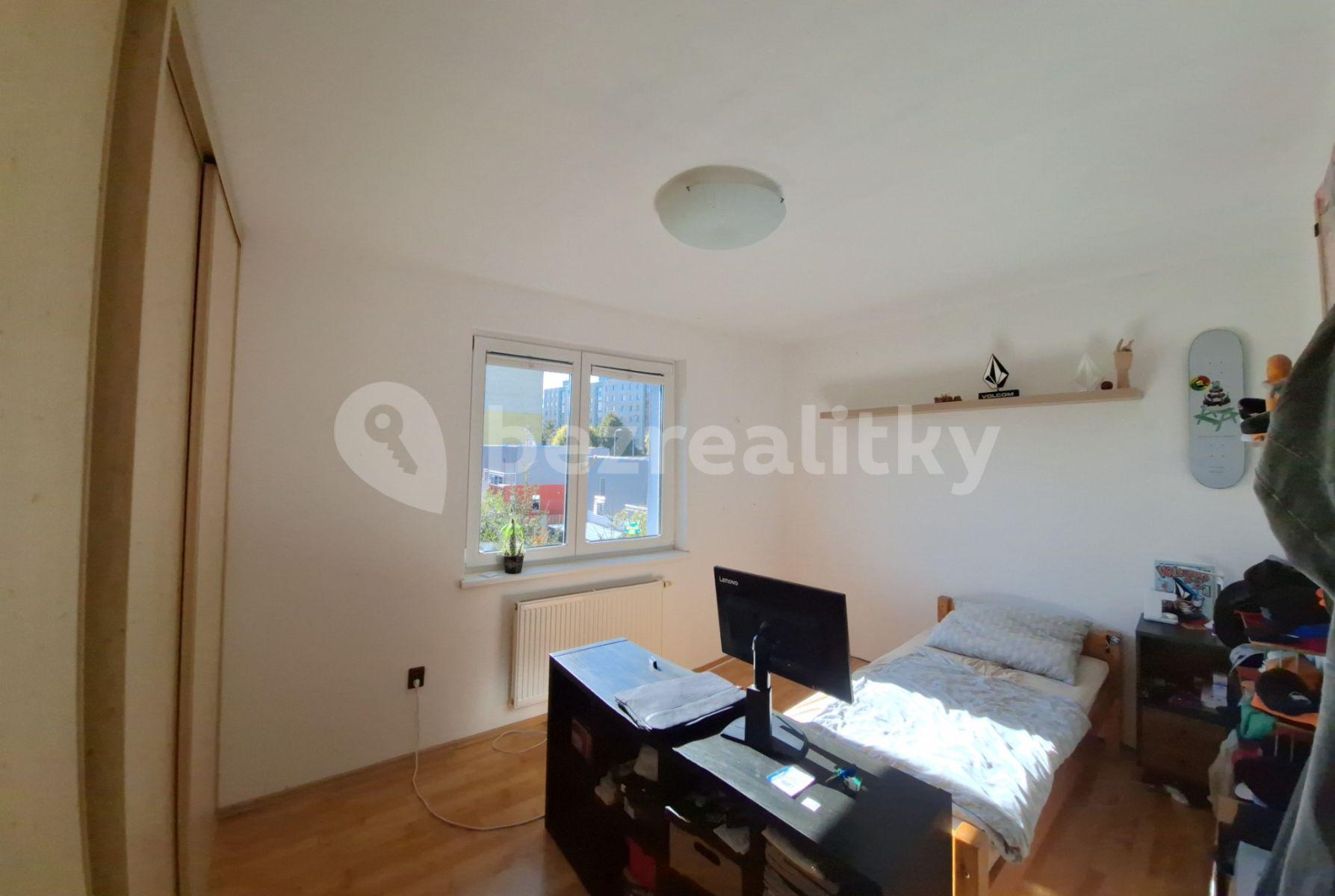 1 bedroom with open-plan kitchen flat to rent, 63 m², Korycanská, Prague, Prague