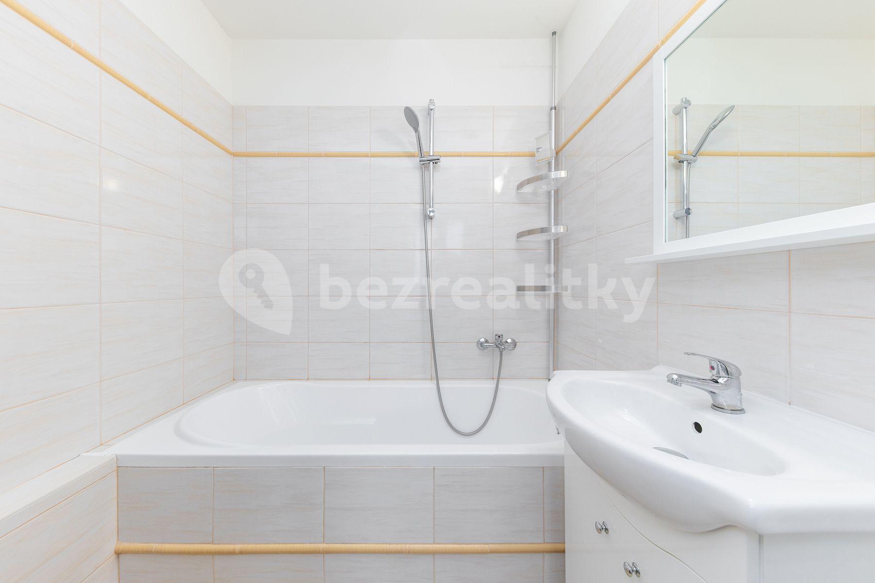 3 bedroom flat for sale, 67 m², kpt. Jaroše, Olomouc, Olomoucký Region