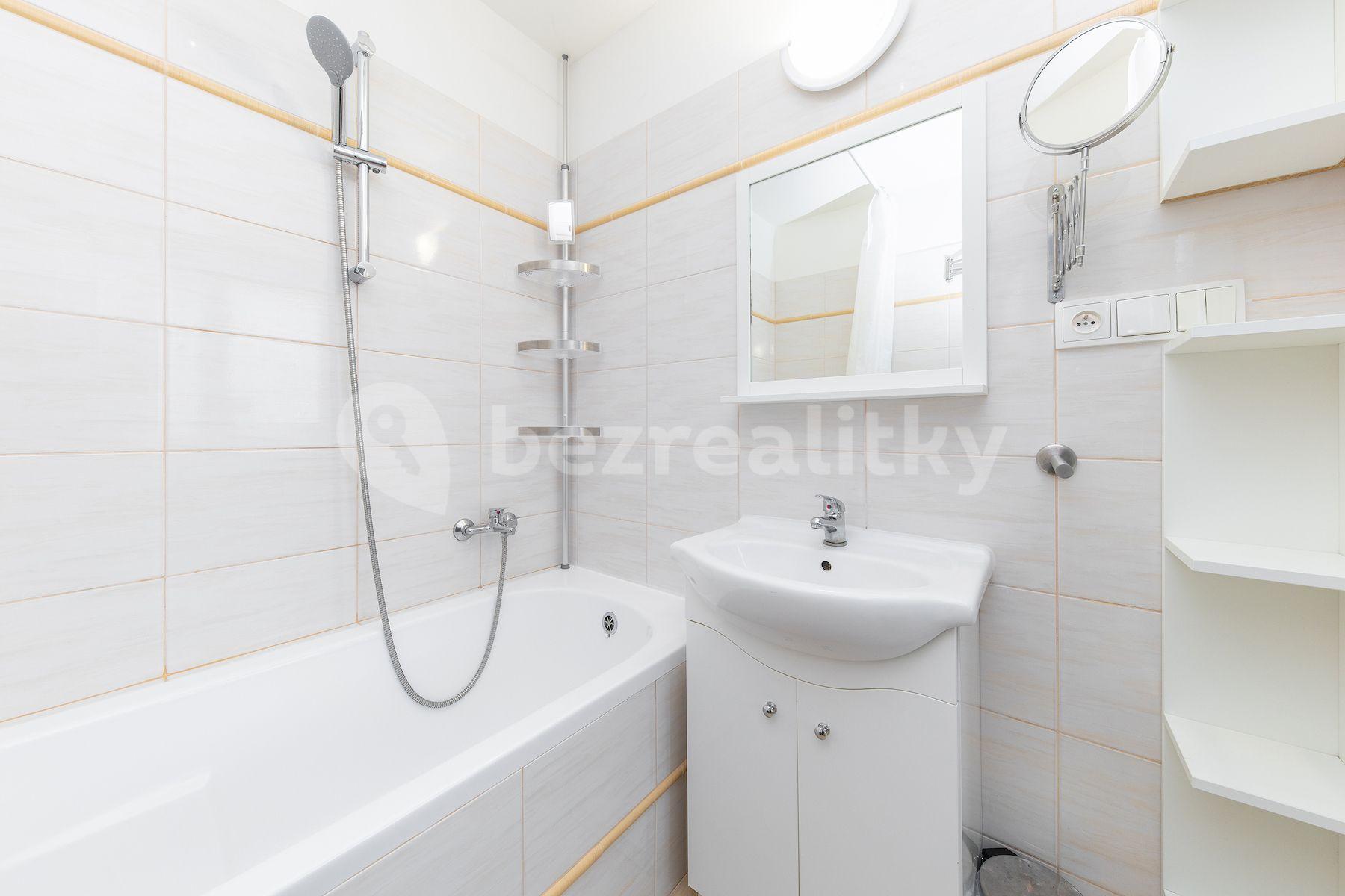 3 bedroom flat for sale, 67 m², kpt. Jaroše, Olomouc, Olomoucký Region