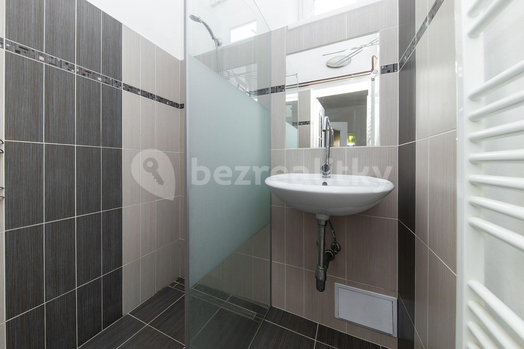 3 bedroom with open-plan kitchen flat for sale, 76 m², U Podjezdu, Olomouc, Olomoucký Region