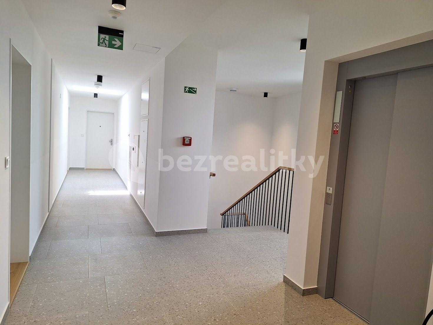 1 bedroom with open-plan kitchen flat to rent, 53 m², Armády, Prague, Prague