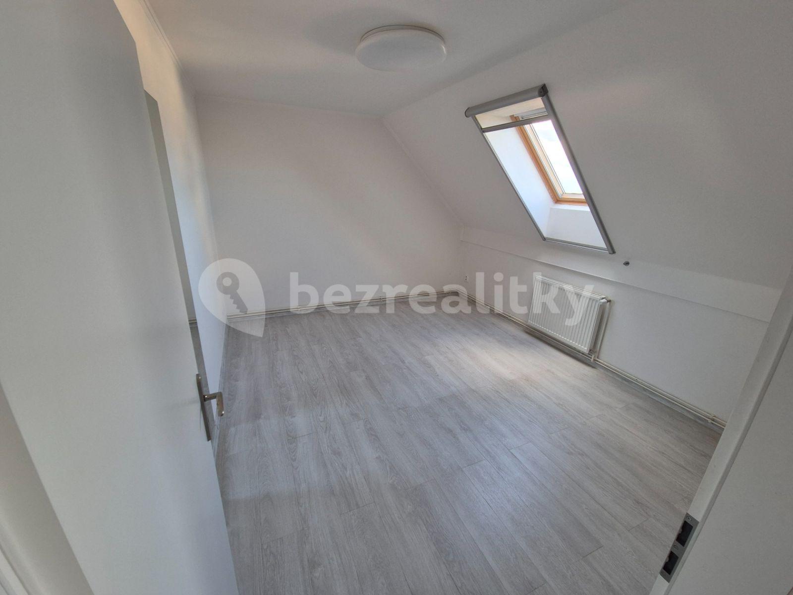 2 bedroom with open-plan kitchen flat to rent, 69 m², Kubišova, Nehvizdy, Středočeský Region