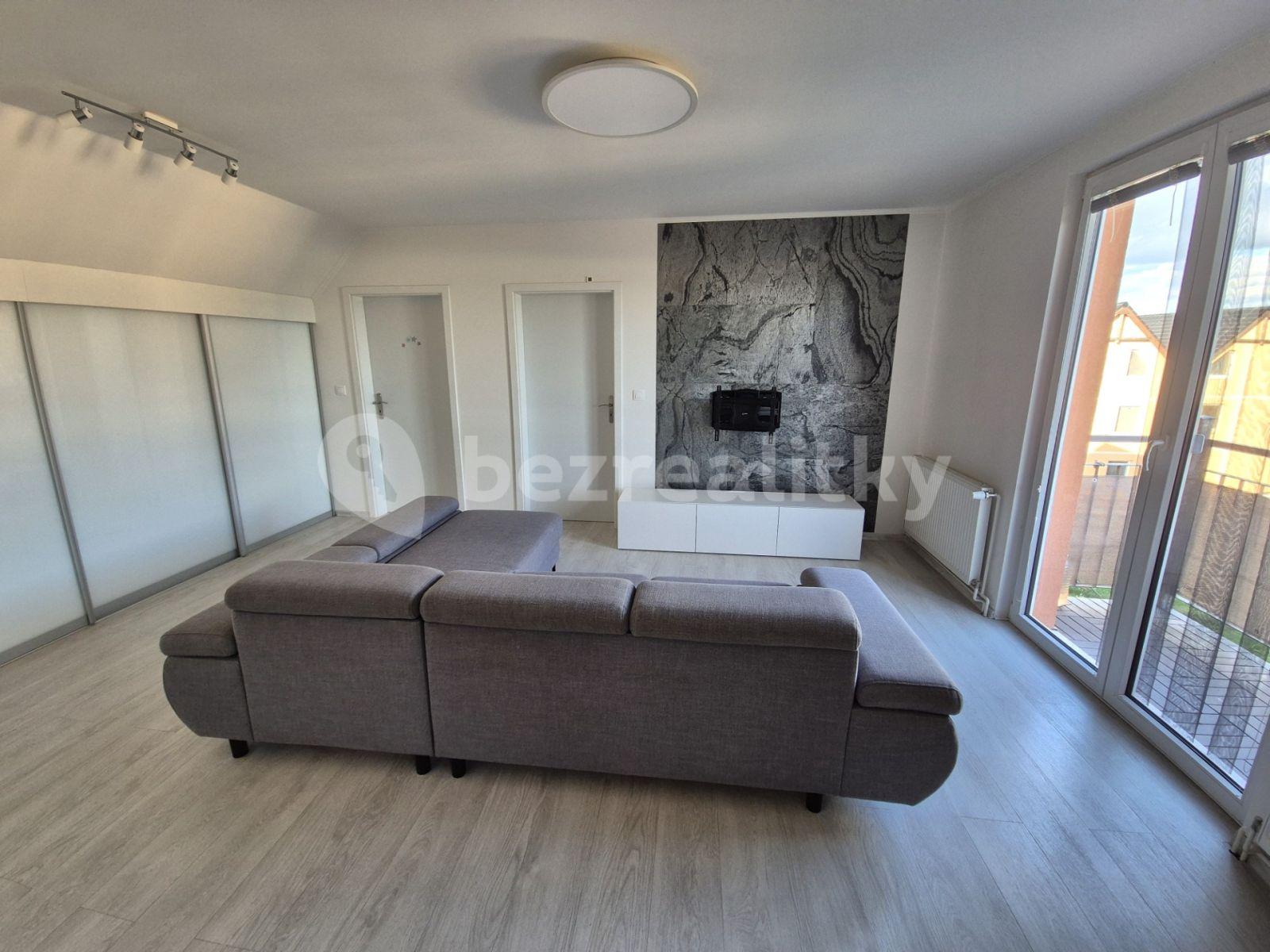 2 bedroom with open-plan kitchen flat to rent, 69 m², Kubišova, Nehvizdy, Středočeský Region