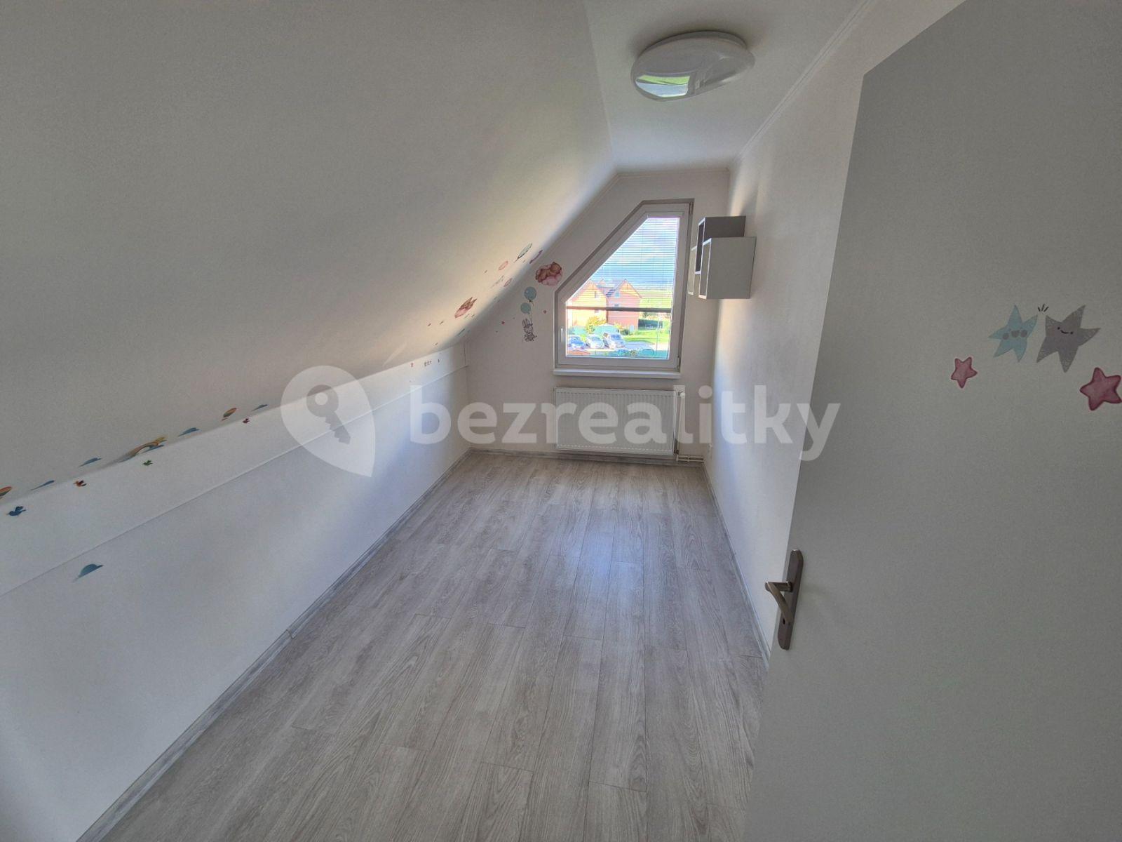 2 bedroom with open-plan kitchen flat to rent, 69 m², Kubišova, Nehvizdy, Středočeský Region