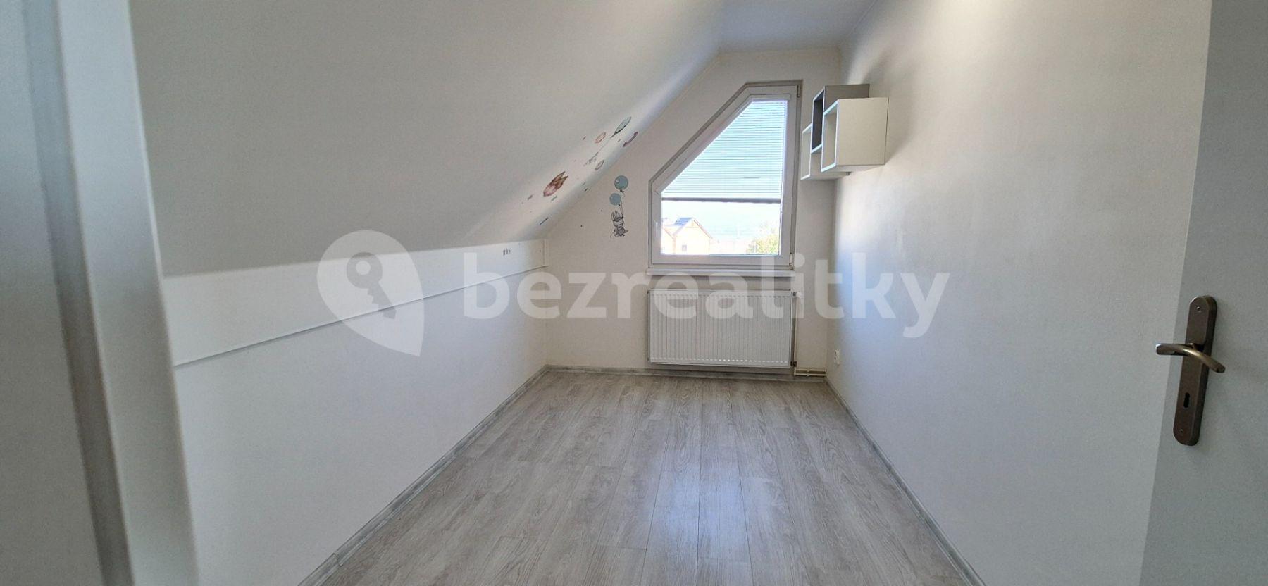 2 bedroom with open-plan kitchen flat to rent, 69 m², Kubišova, Nehvizdy, Středočeský Region