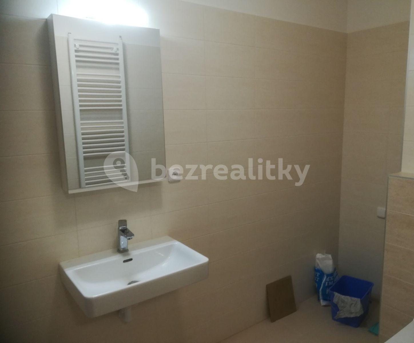 2 bedroom with open-plan kitchen flat to rent, 75 m², Zelinova, Zlín, Zlínský Region