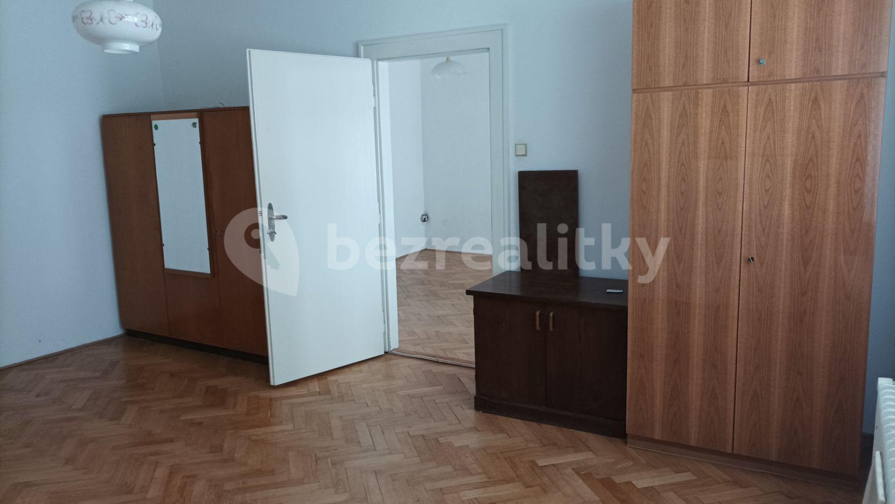 3 bedroom flat to rent, 101 m², Nerudova, Pardubice, Pardubický Region