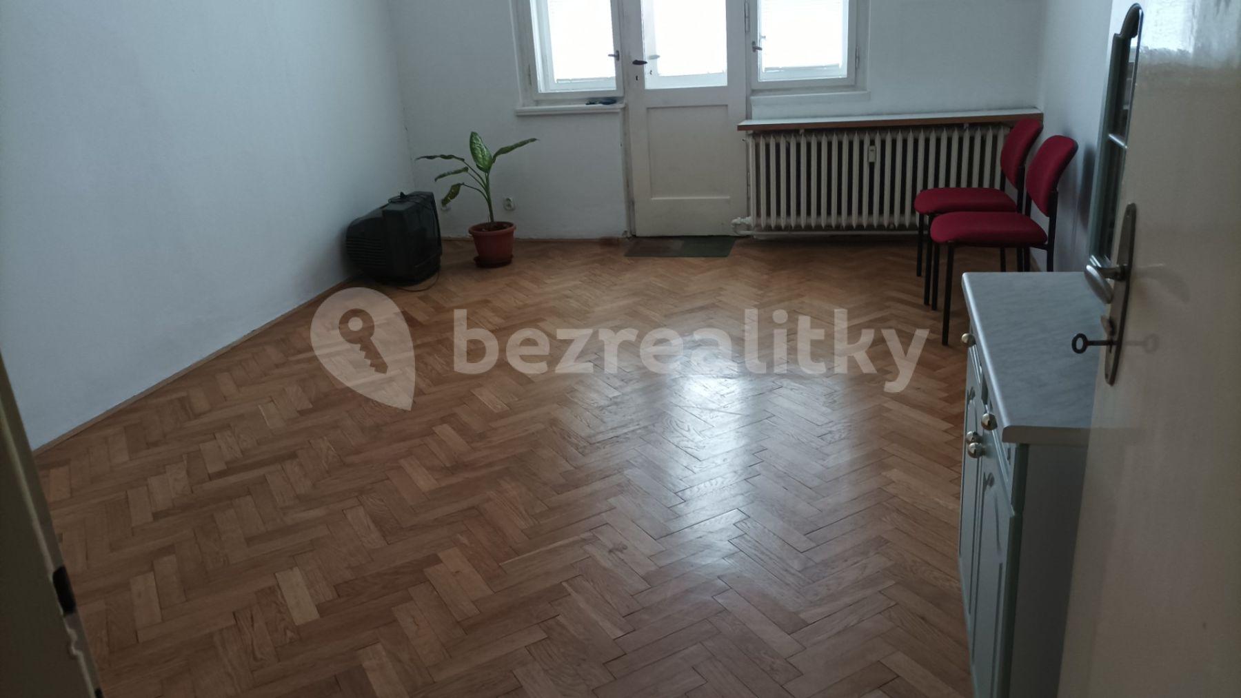 3 bedroom flat to rent, 101 m², Nerudova, Pardubice, Pardubický Region