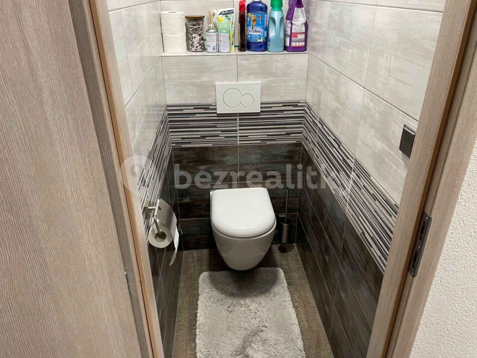 2 bedroom with open-plan kitchen flat for sale, 70 m², Pujmanové, Prague, Prague