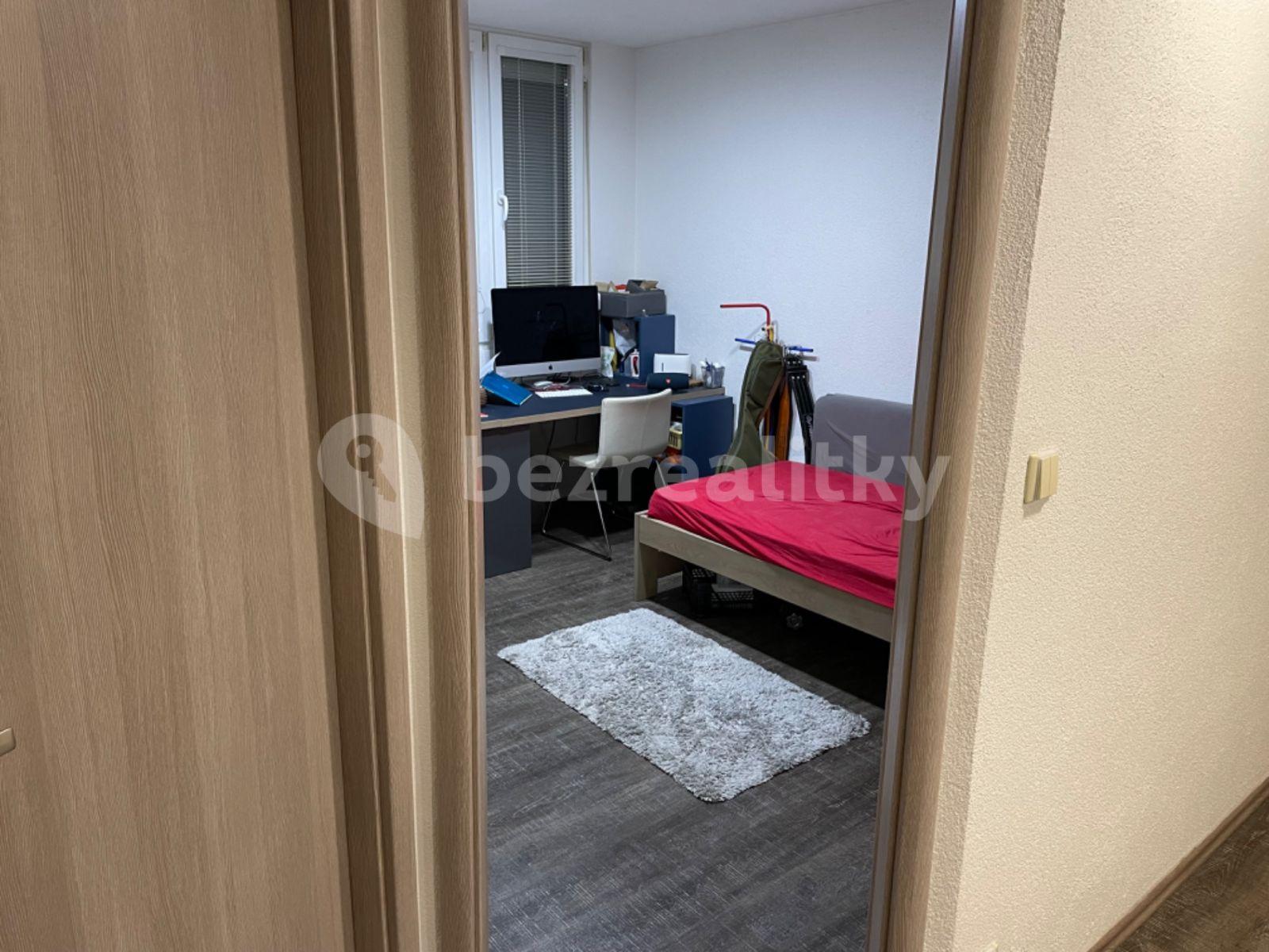 2 bedroom with open-plan kitchen flat for sale, 70 m², Pujmanové, Prague, Prague