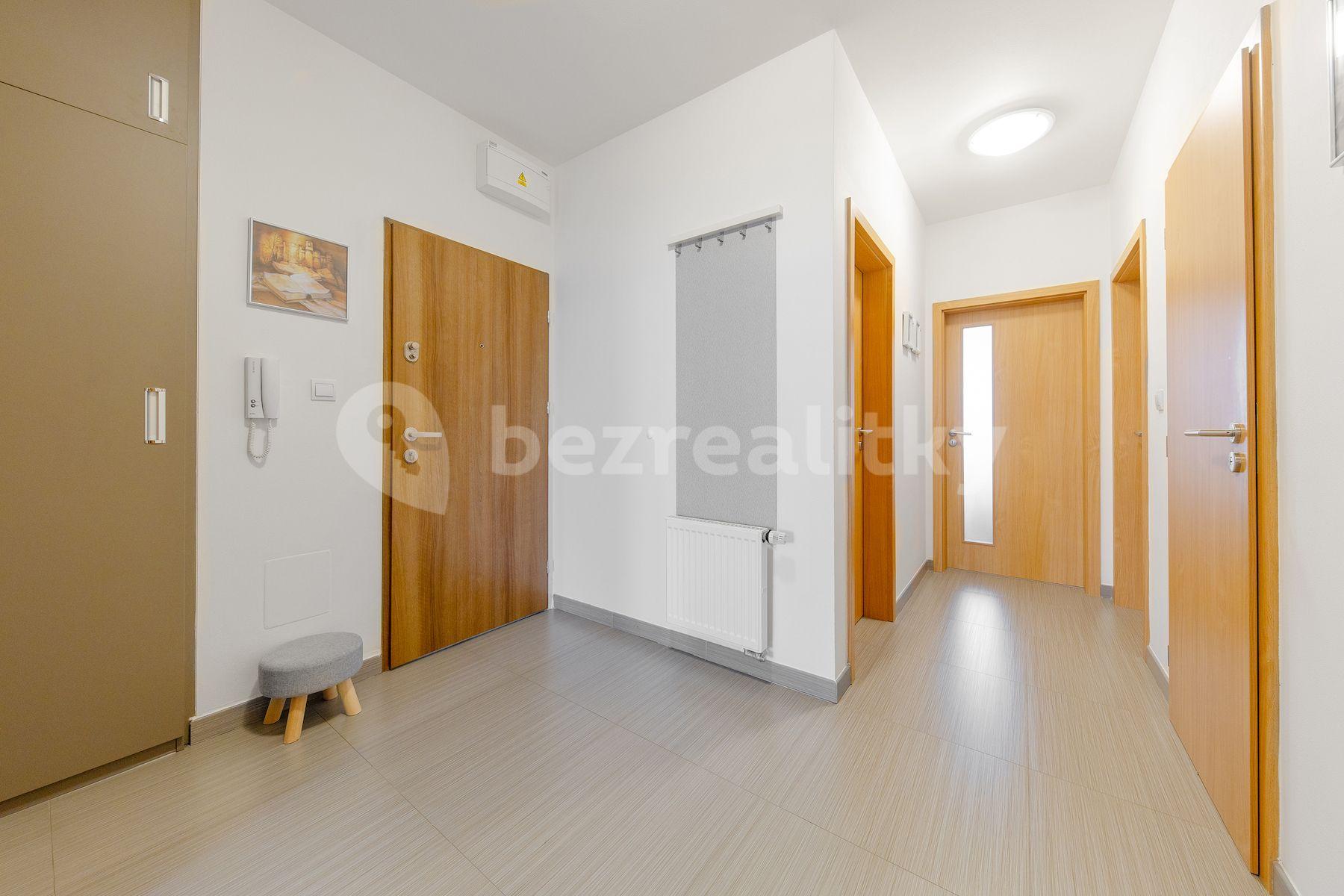 2 bedroom with open-plan kitchen flat for sale, 99 m², Přízřenická, Modřice, Jihomoravský Region