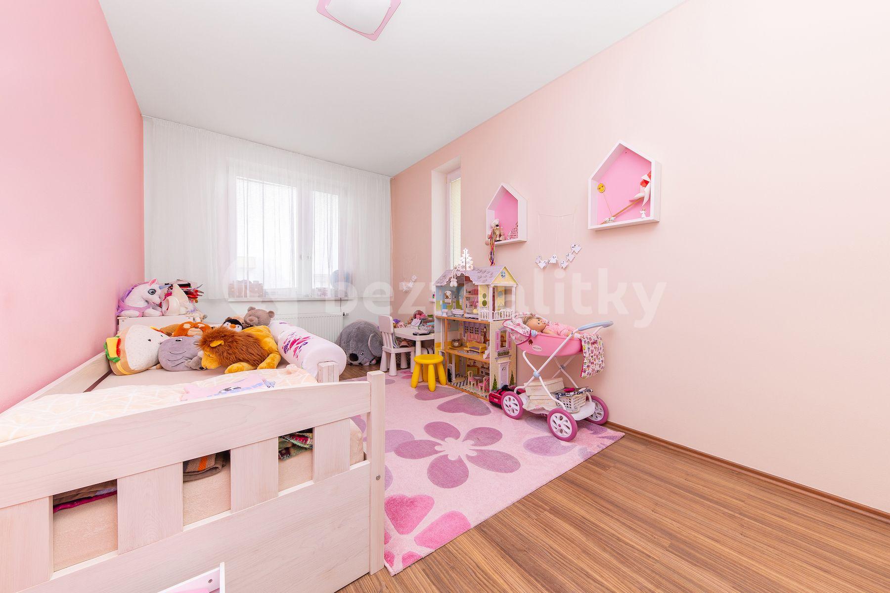 2 bedroom with open-plan kitchen flat for sale, 99 m², Přízřenická, Modřice, Jihomoravský Region