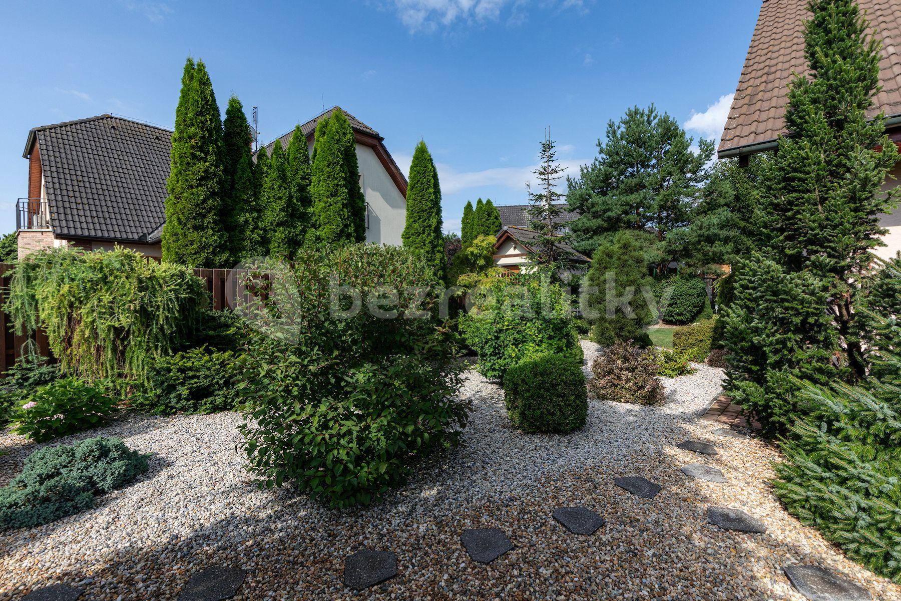 house for sale, 280 m², Šrámkova, Hřebeč, Středočeský Region