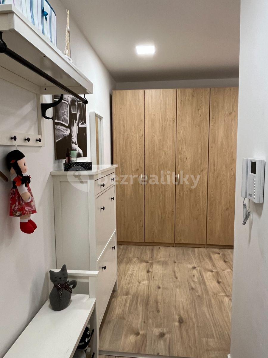 2 bedroom with open-plan kitchen flat to rent, 75 m², Rilská, Prague, Prague