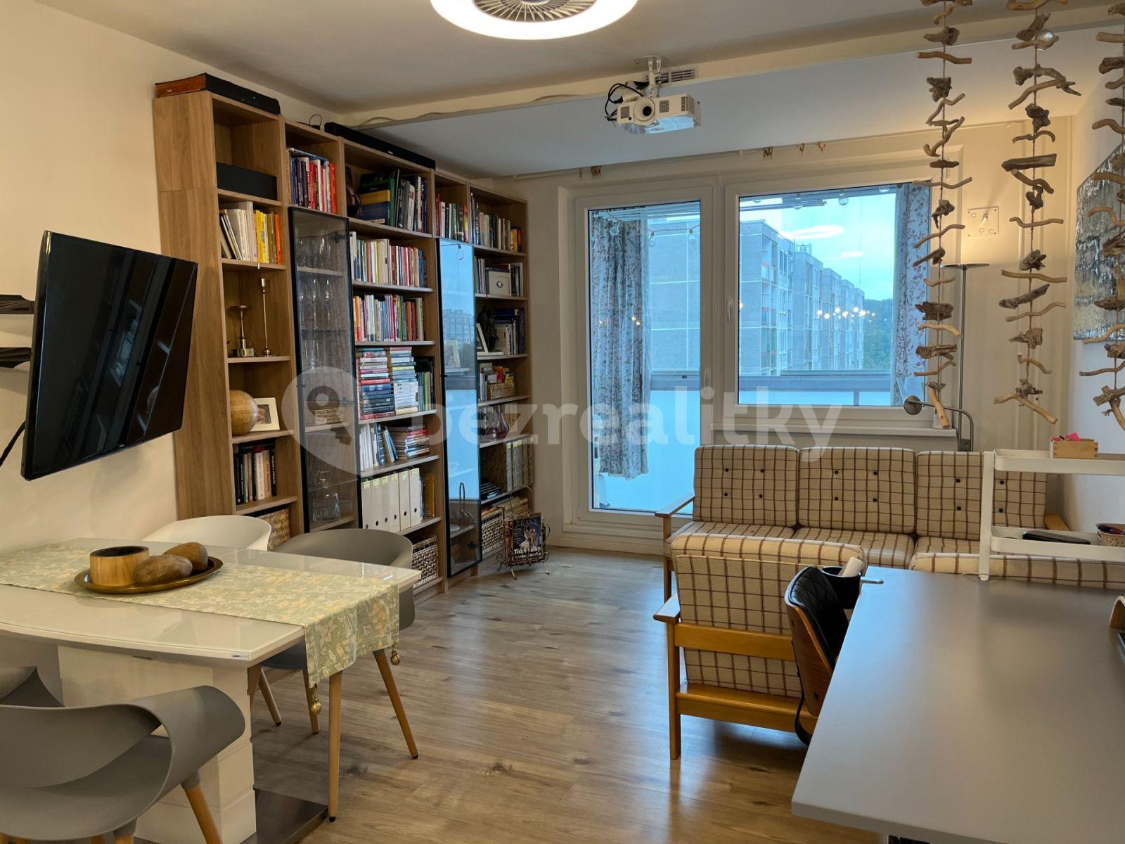 2 bedroom with open-plan kitchen flat to rent, 75 m², Rilská, Prague, Prague