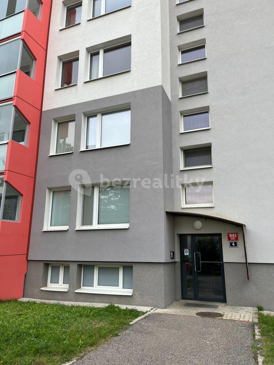 2 bedroom with open-plan kitchen flat to rent, 75 m², Rilská, Prague, Prague