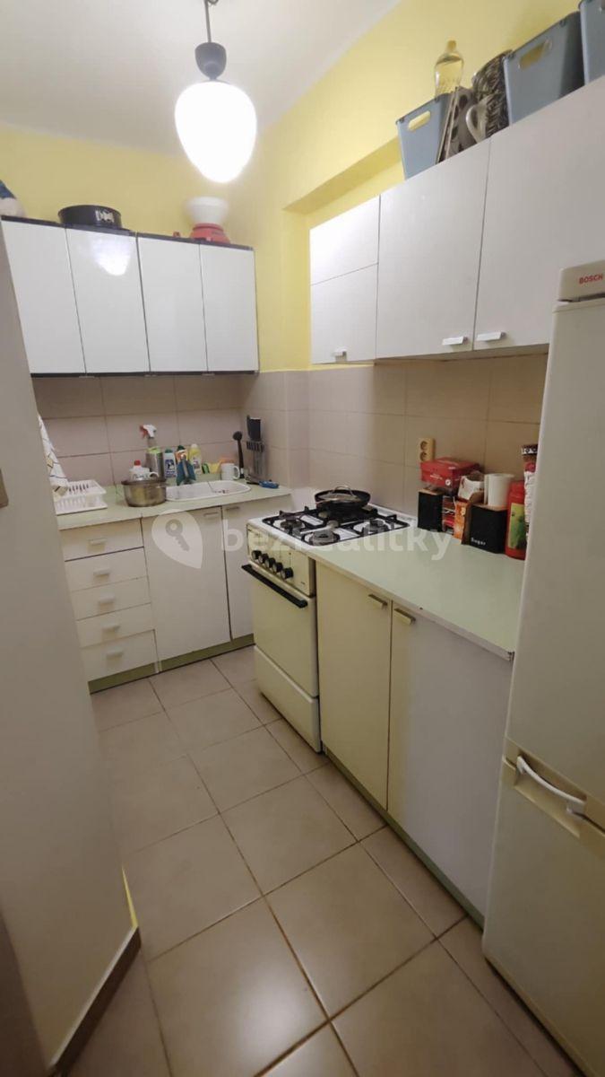 3 bedroom flat to rent, 43 m², Evropská, Prague, Prague