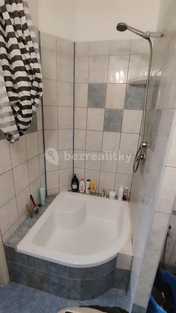 3 bedroom flat to rent, 43 m², Evropská, Prague, Prague