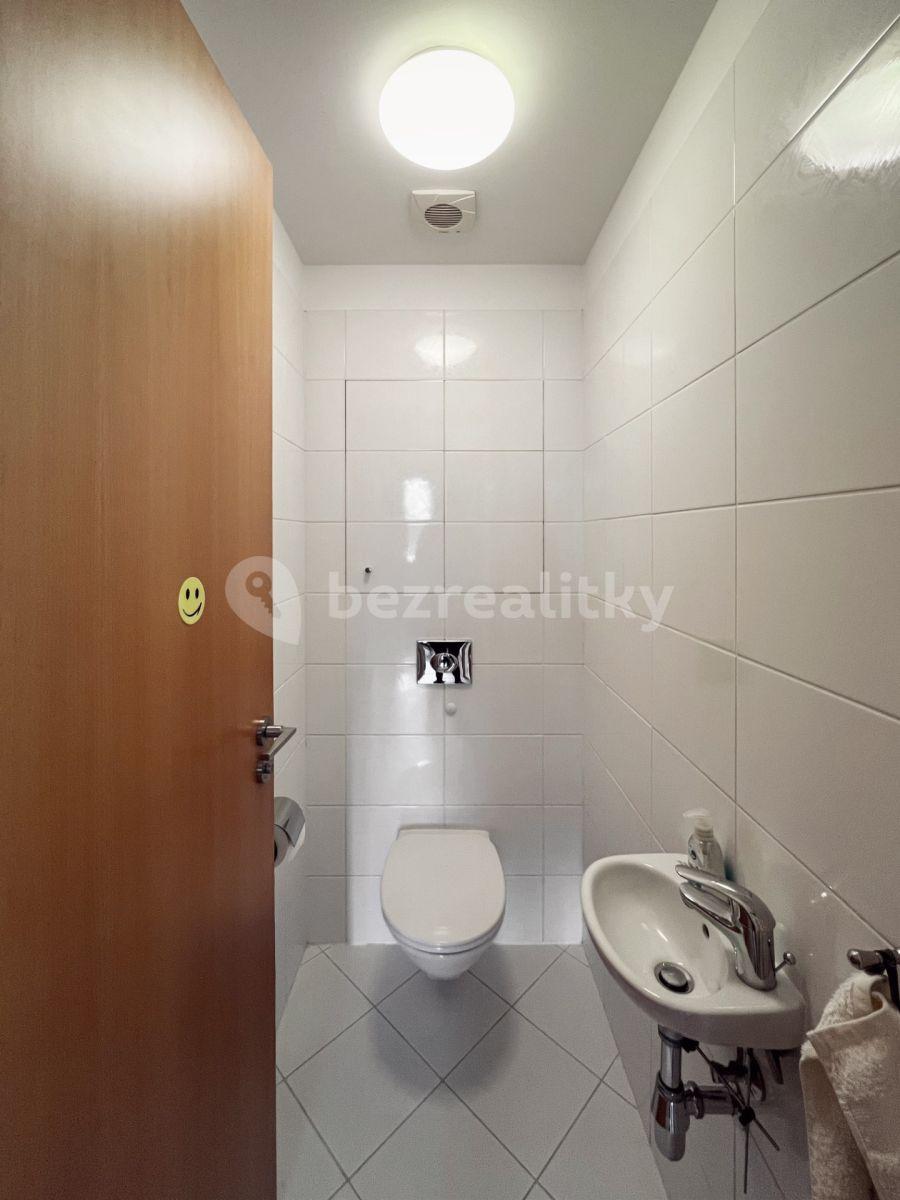 2 bedroom with open-plan kitchen flat to rent, 85 m², Valečovská, Prague, Prague