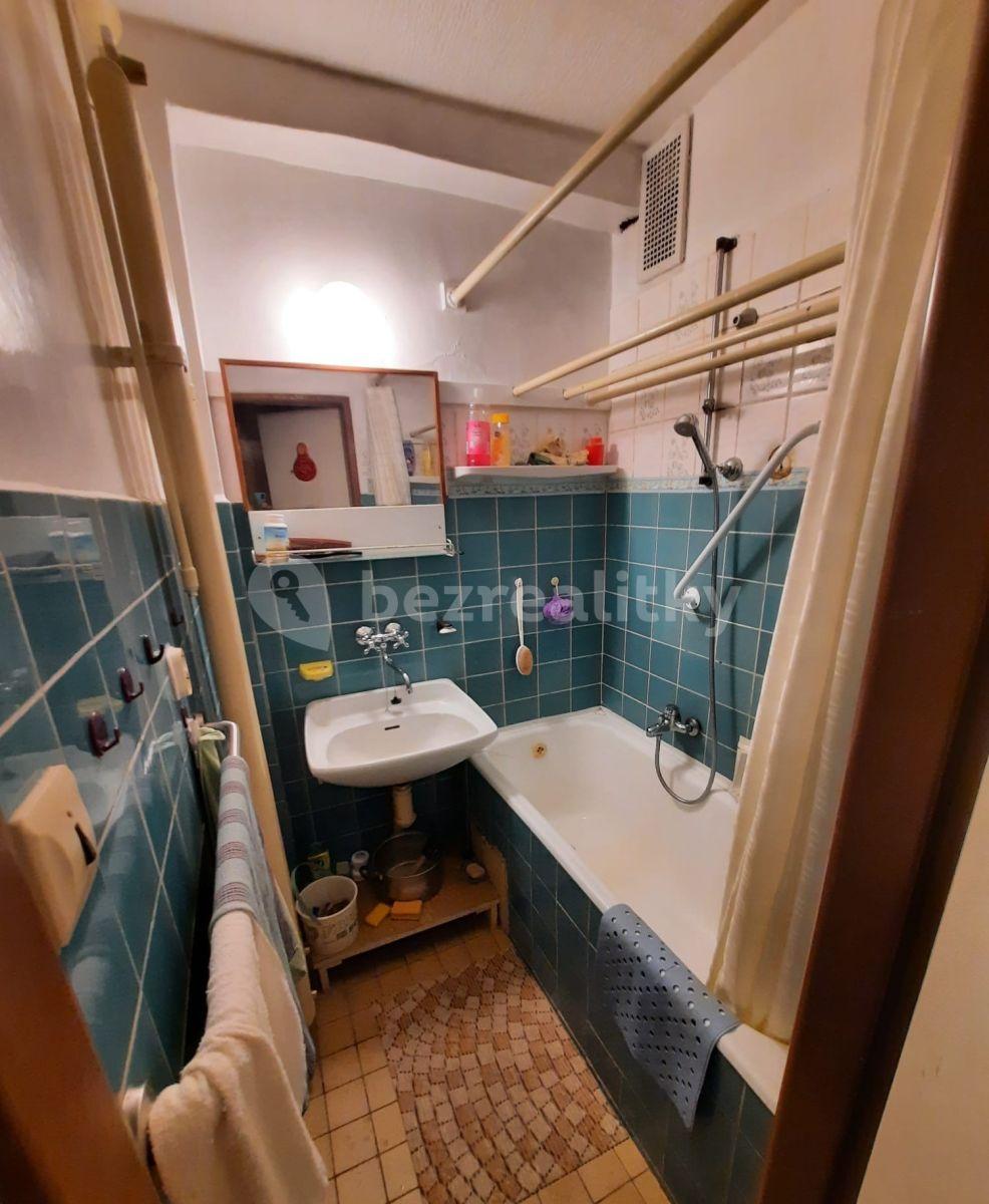 3 bedroom flat for sale, 65 m², Pod Královkou, Prague, Prague