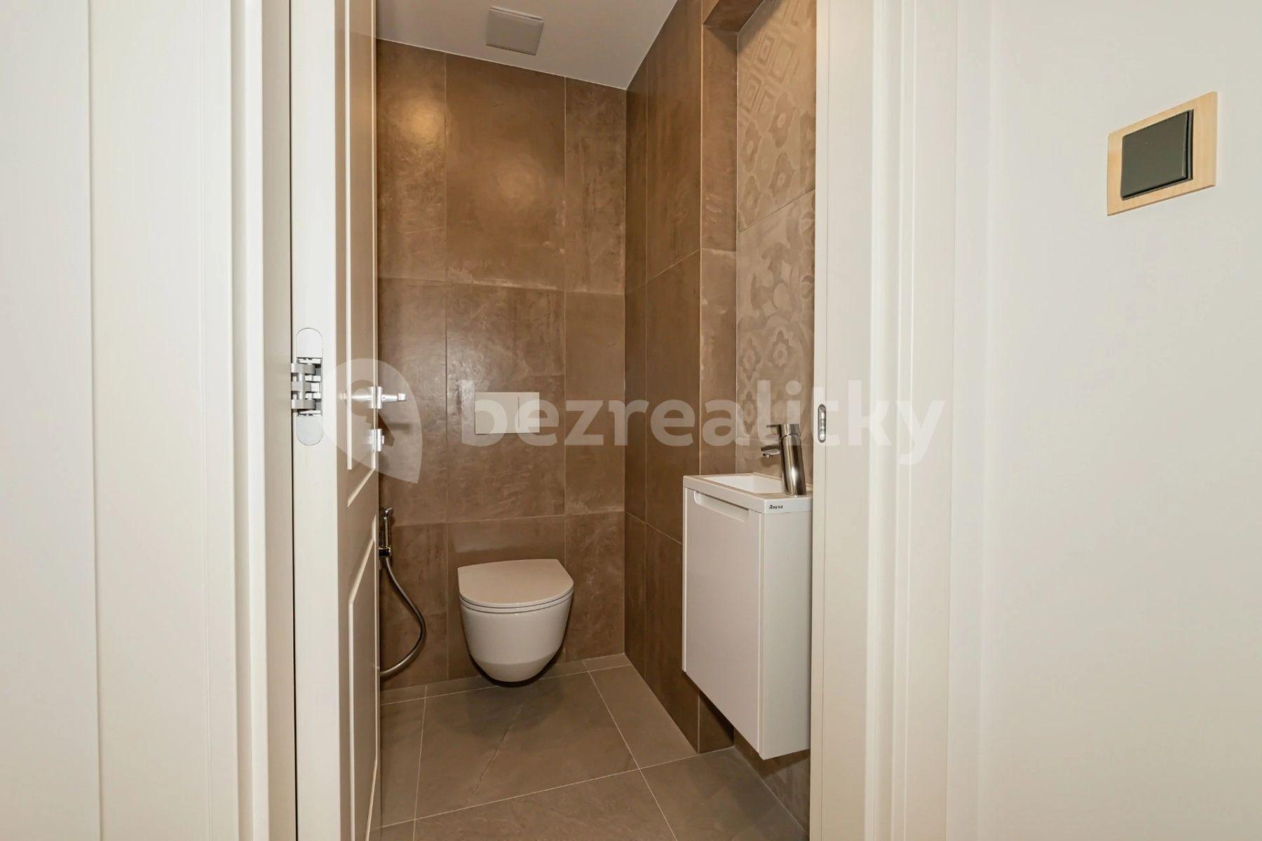 2 bedroom with open-plan kitchen flat for sale, 88 m², Prosecká, Prague, Prague