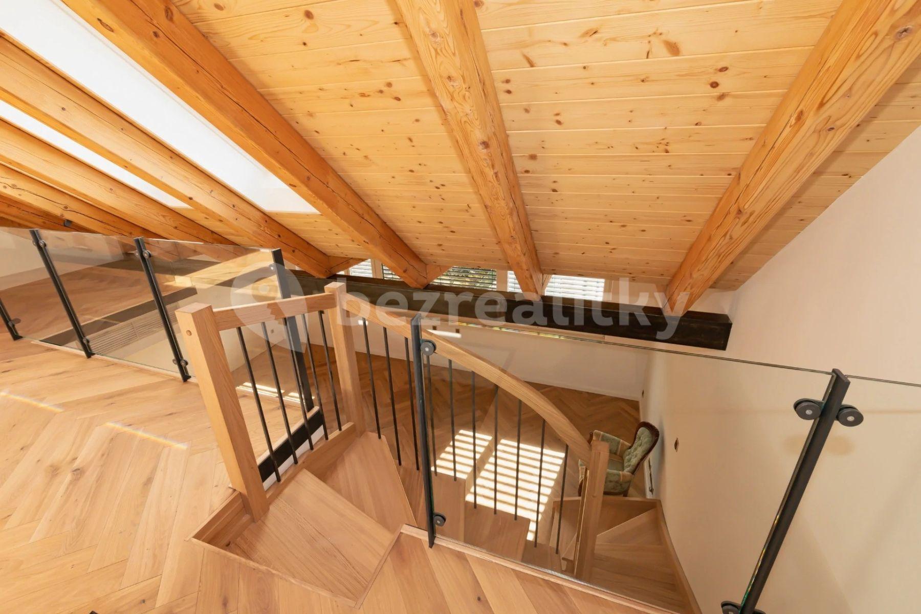 2 bedroom with open-plan kitchen flat for sale, 88 m², Prosecká, Prague, Prague