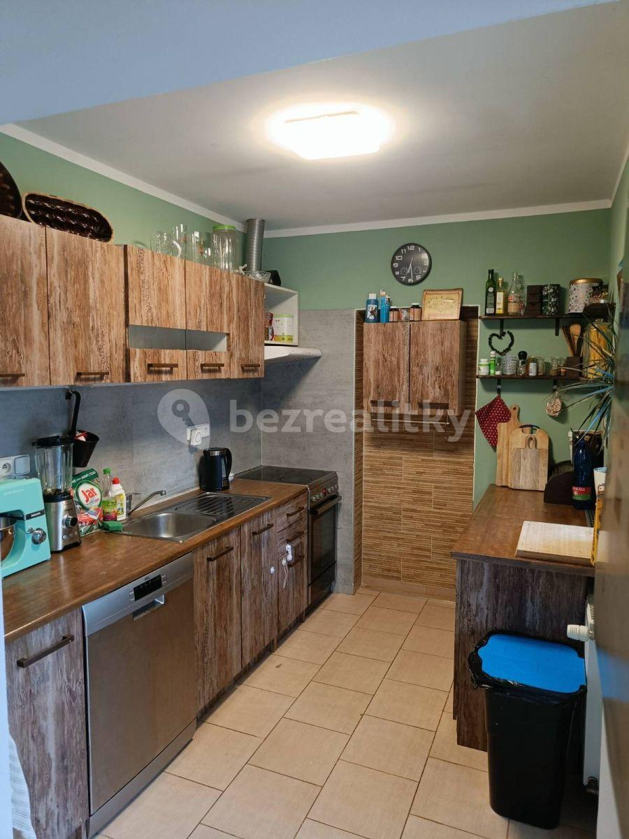 house to rent, 90 m², Ostrov u Macochy, Jihomoravský Region