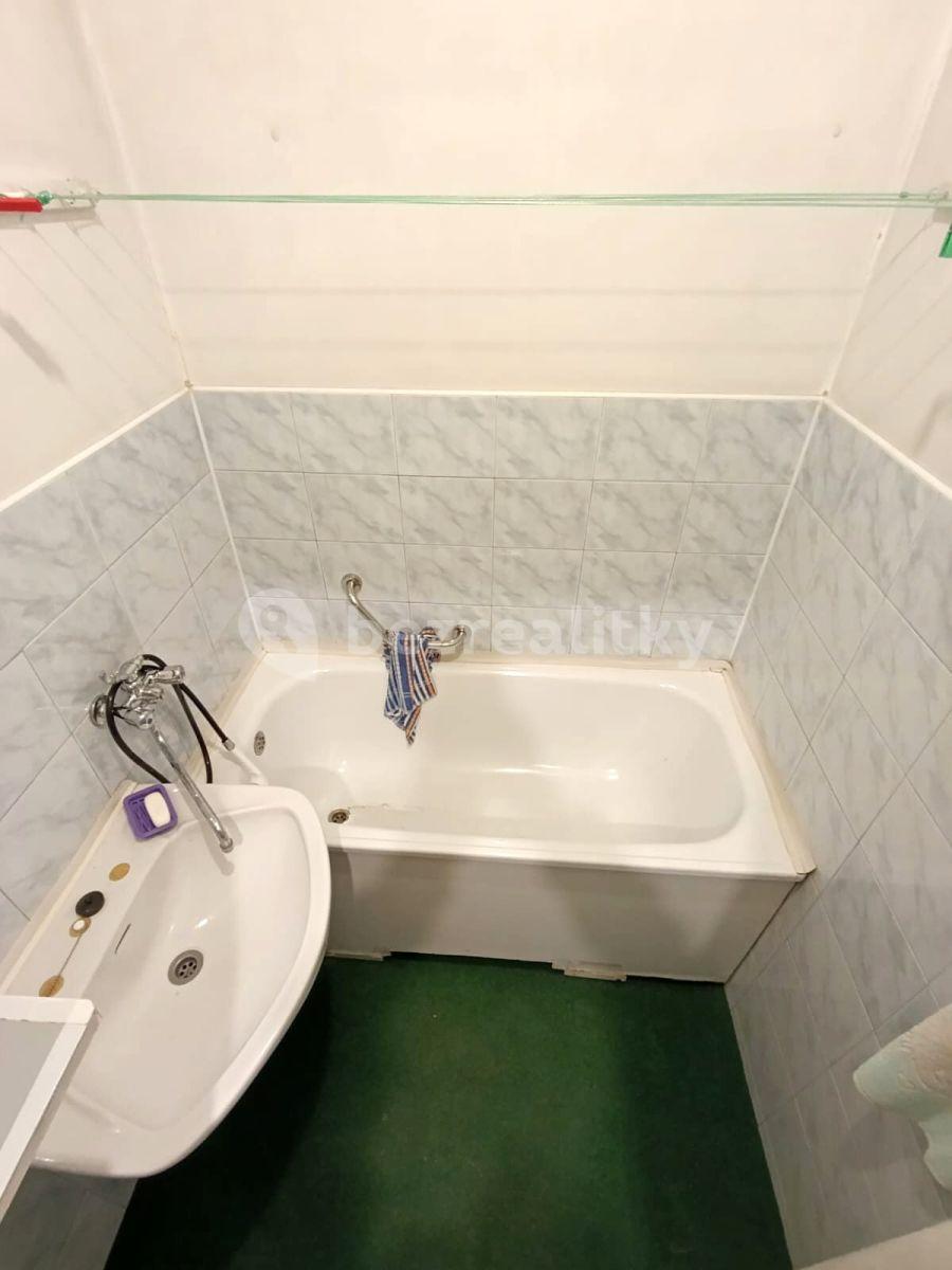 3 bedroom flat for sale, 69 m², Vrátkovská, Prague, Prague