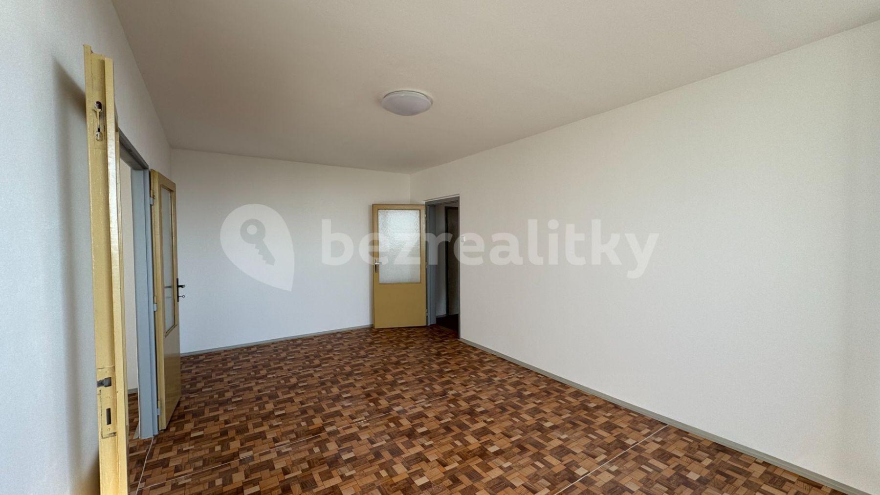 3 bedroom flat to rent, 70 m², Hnězdenská, Prague, Prague