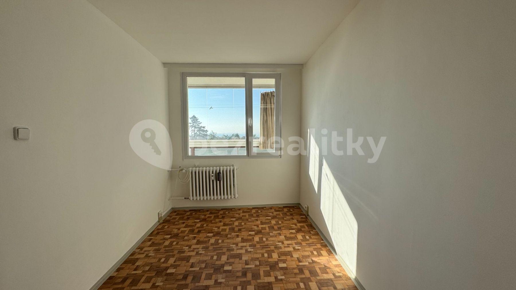 3 bedroom flat to rent, 70 m², Hnězdenská, Prague, Prague