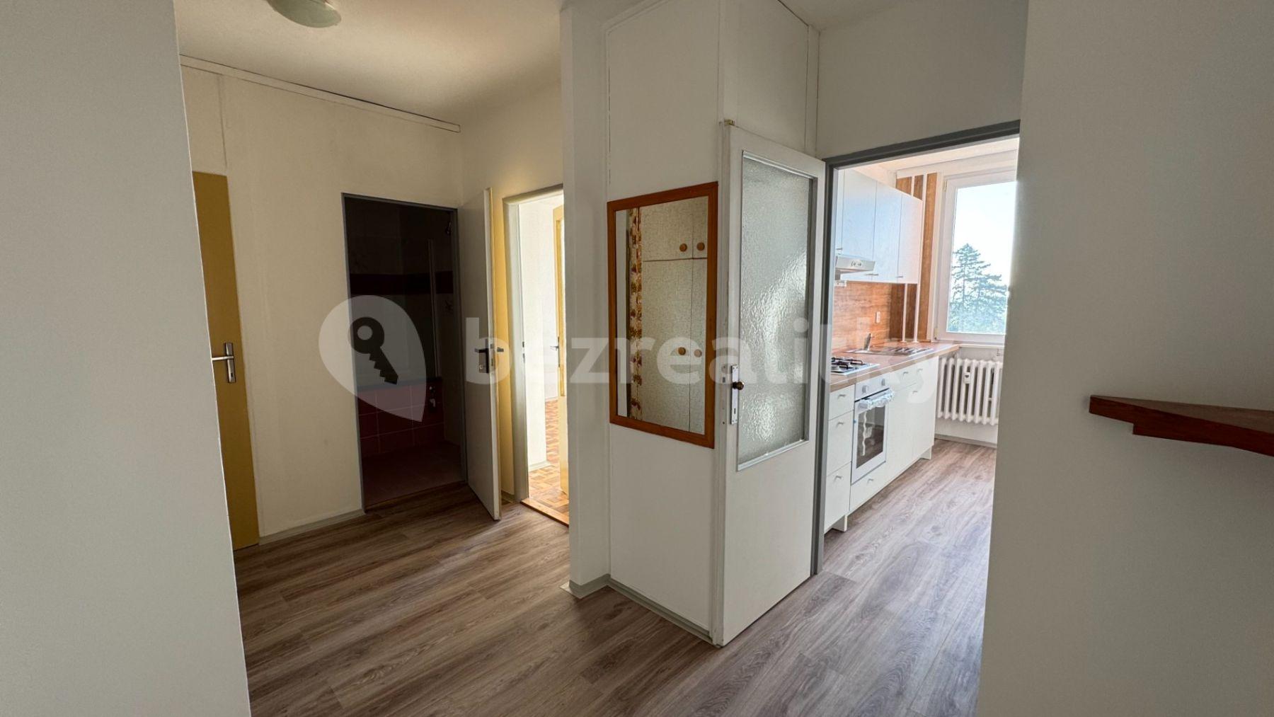 3 bedroom flat to rent, 70 m², Hnězdenská, Prague, Prague