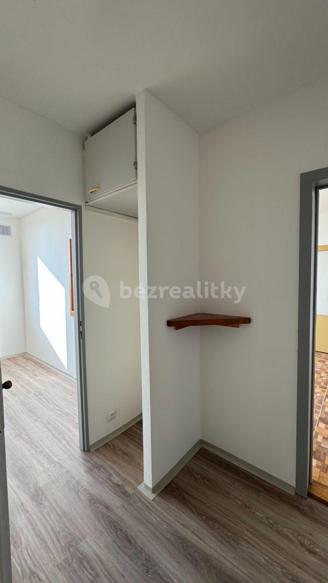 3 bedroom flat to rent, 70 m², Hnězdenská, Prague, Prague