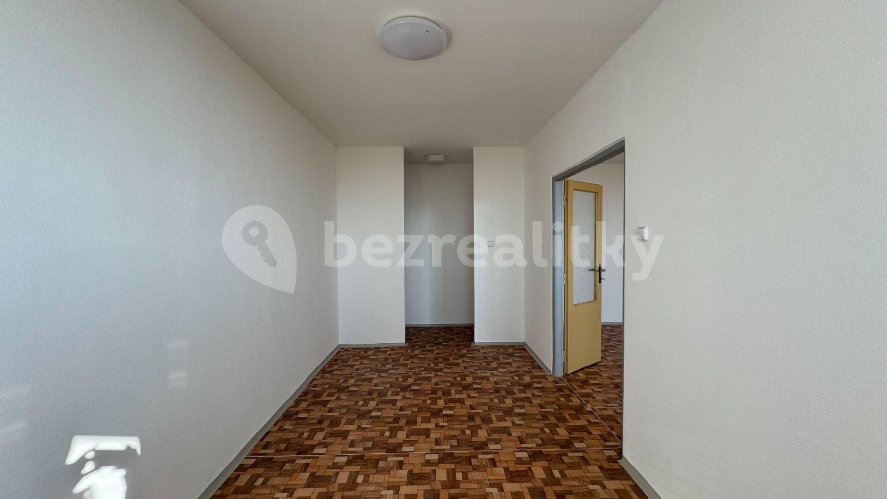 3 bedroom flat to rent, 70 m², Hnězdenská, Prague, Prague